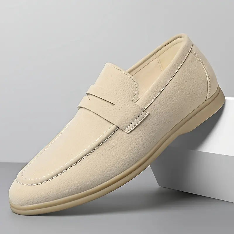 Jax - Modern and versatile loafers with contrast soles