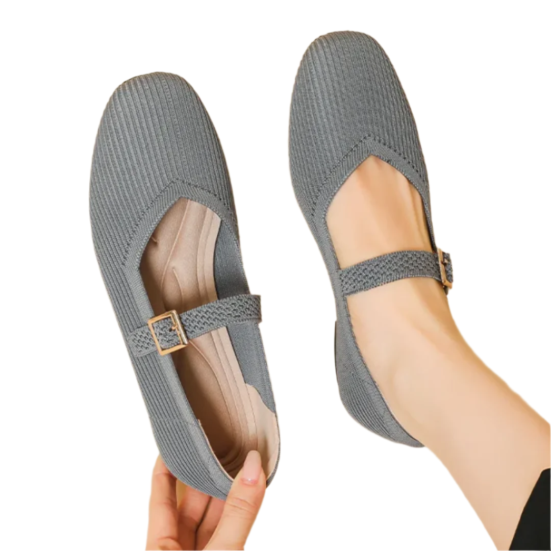 調節可能なストラップ付きベルスクエアサンダル