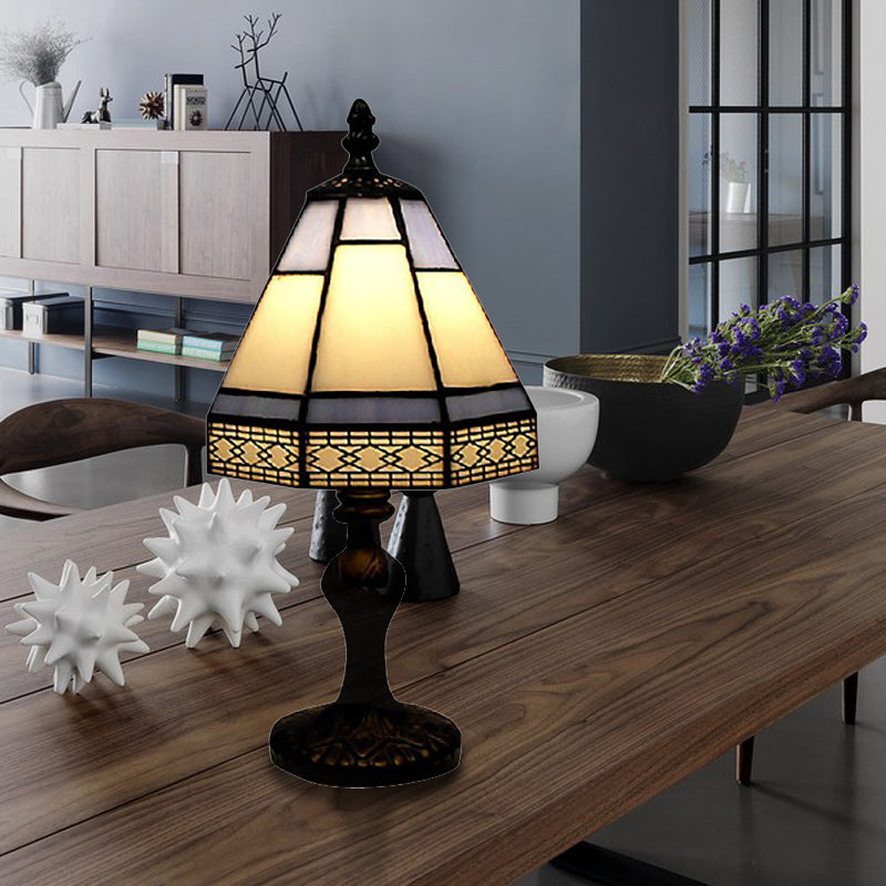 Light - Tiffany style cone table lamp