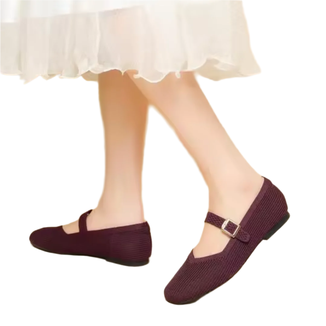 調節可能なストラップ付きベルスクエアサンダル