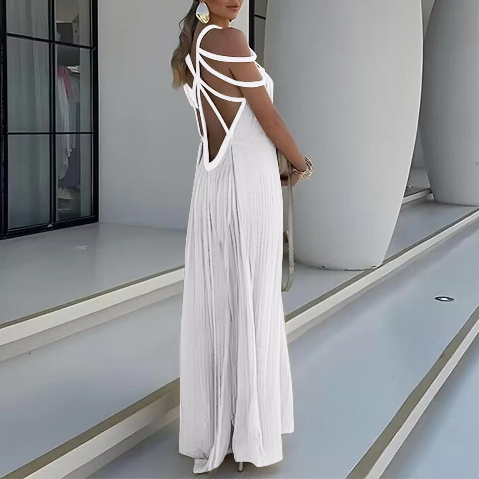 Alana - Spaghetti Strap Backless Maxi Dress