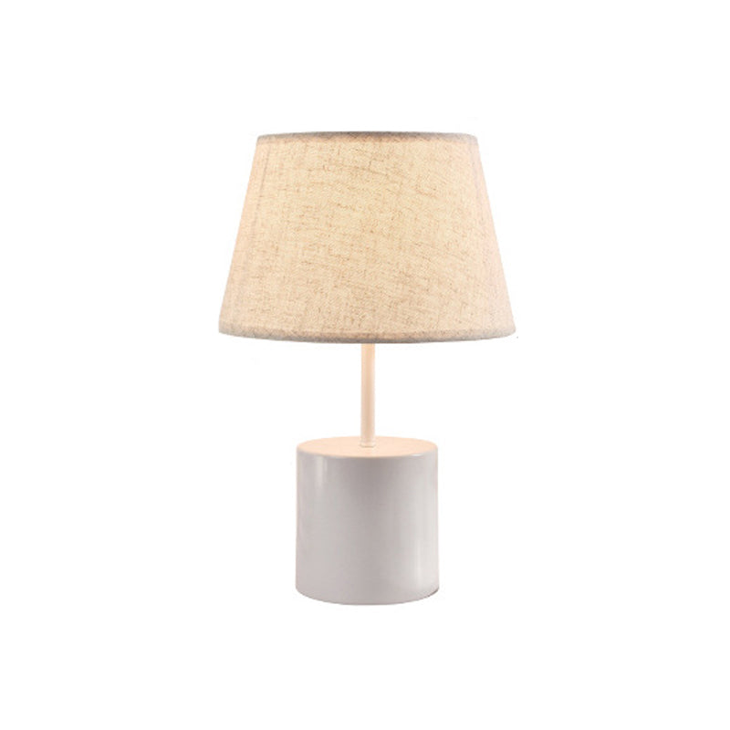 Figlix – Scandinavian-style bedside lamp for the bedroom