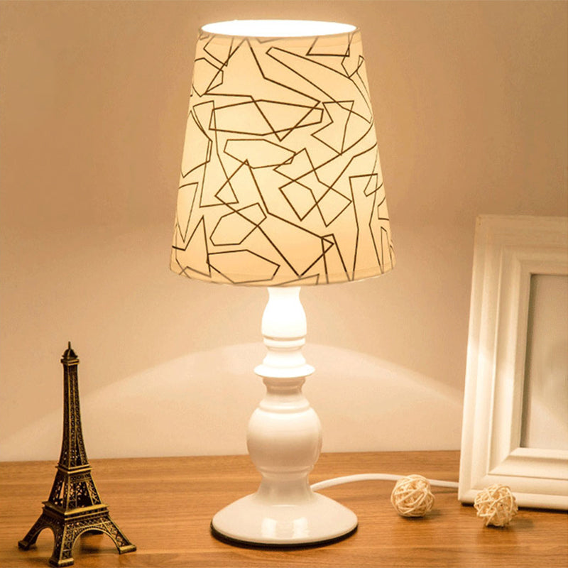 Lumivel – classic white table lamp