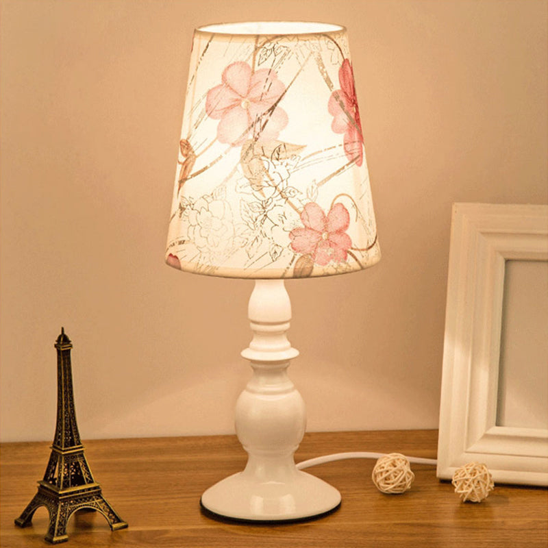 Lumivel – classic white table lamp