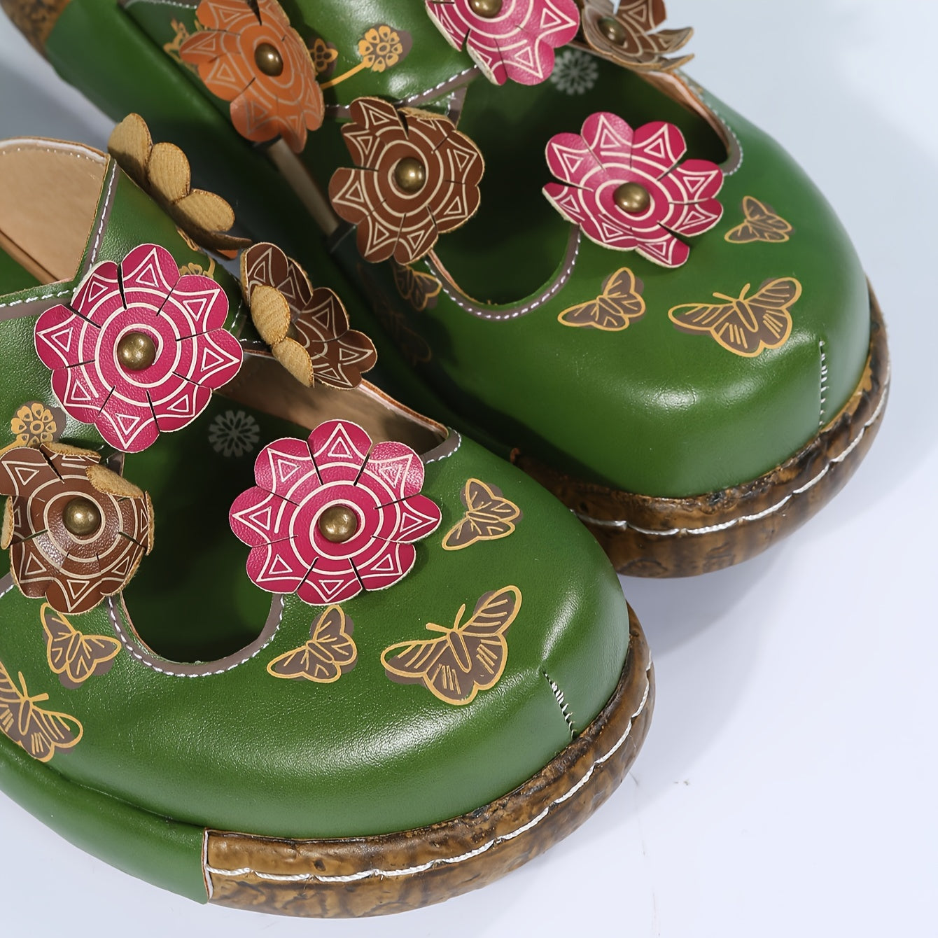 Kairi - Flower Decorated Slippers