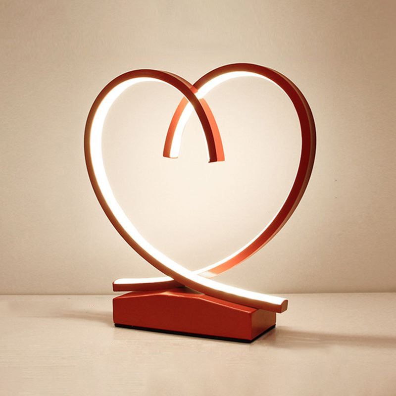 Lume Loop – A romantic, modern loop-shaped table lamp