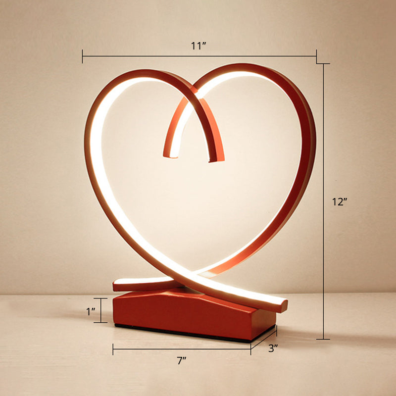 Lume Loop – A romantic, modern loop-shaped table lamp
