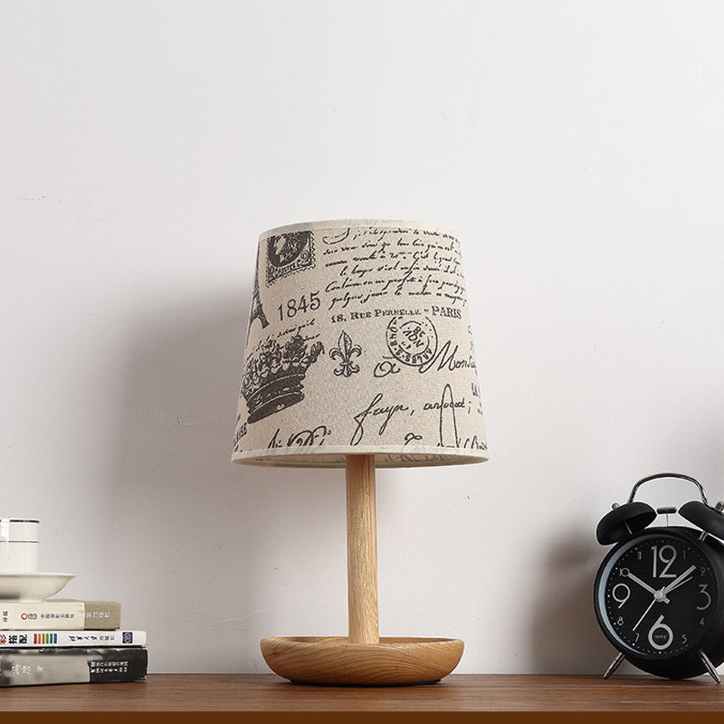 Tapera – A modern reading light with a woody feel