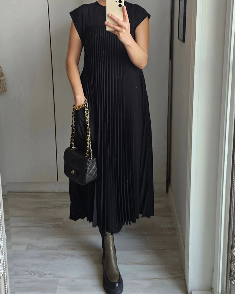 Zuria - Pleated Sleeveless Dress