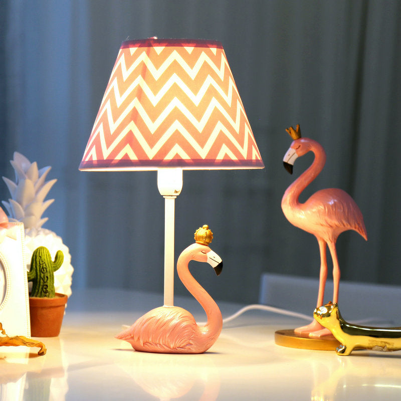 Pinkro – Whimsical Flamingo Resin Lamp