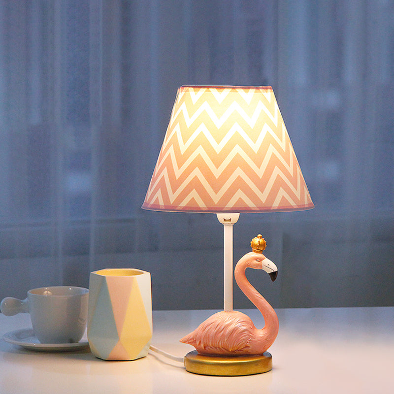 Pinkro – Whimsical Flamingo Resin Lamp