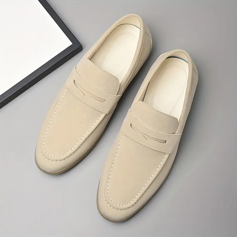 Jax - Modern and versatile loafers with contrast soles