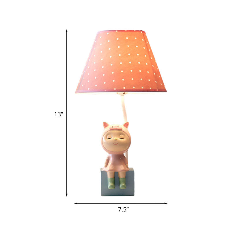 Bunny Beam – A cute rabbit cage-shaped table lamp for kids