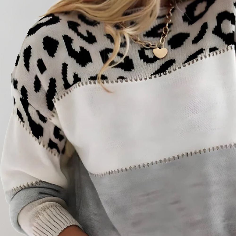 Augusta - Elegant leopard print crew neck sweater