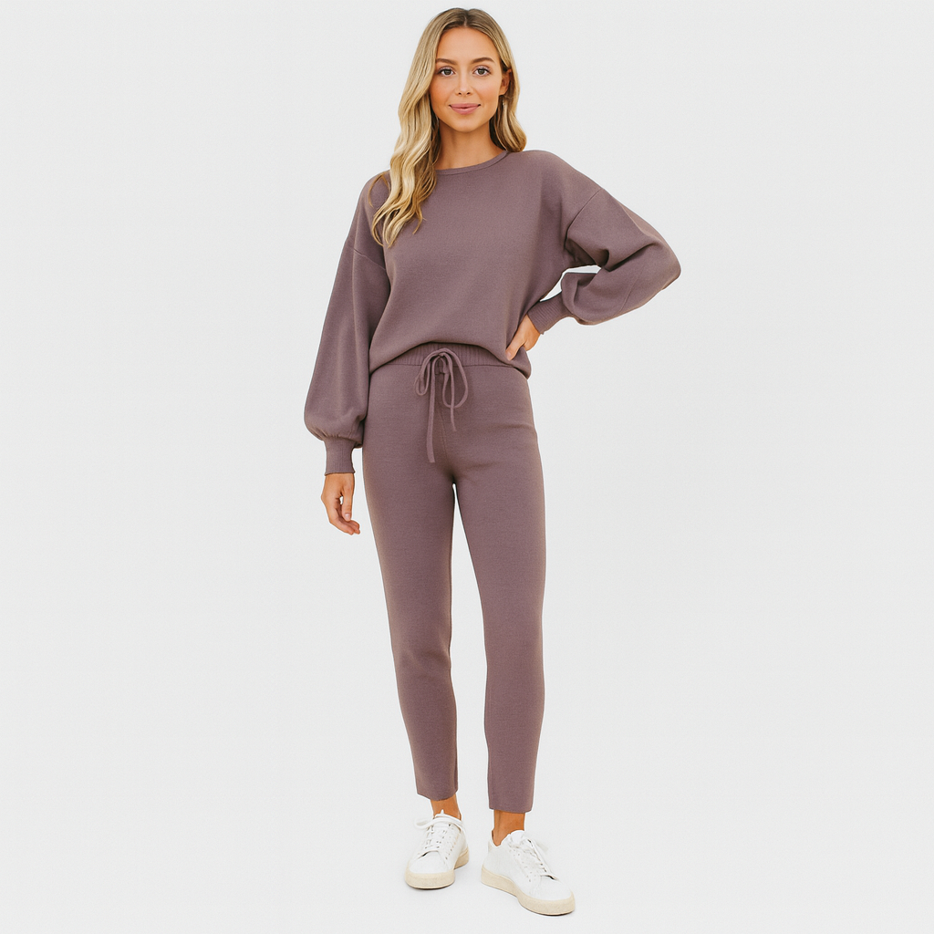Elegant Women's Tracksuit - Stylish Loungewear Set for Home or Leisure