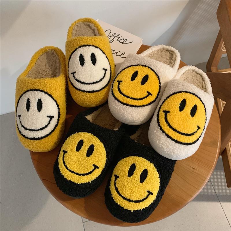 Warm Smile Fluffy and comfortable slippers