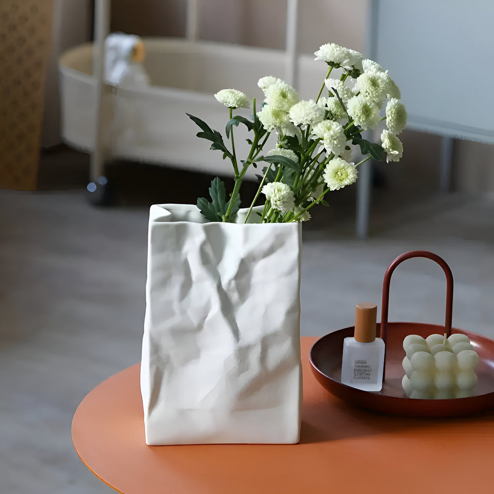 紙袋 - シックな陶器の花瓶