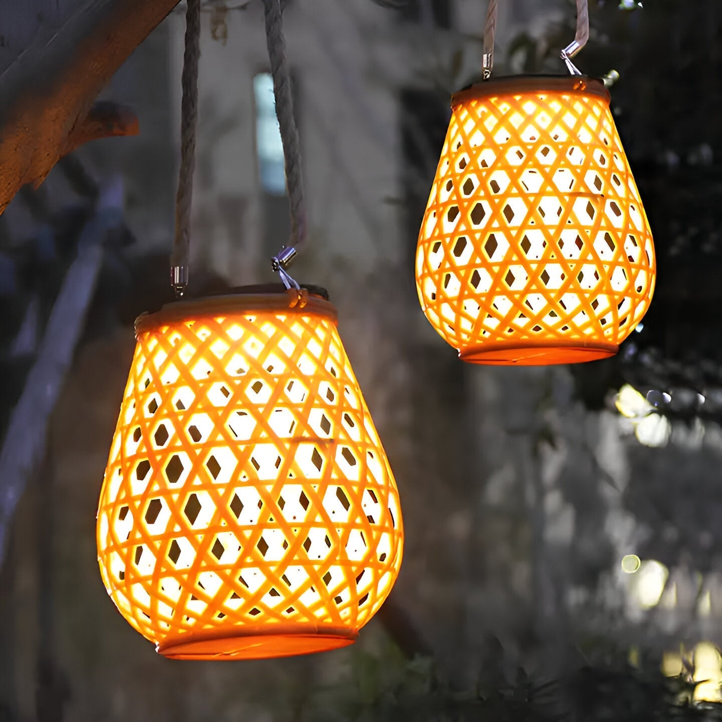 Solara – Woven Solar Garden Lantern