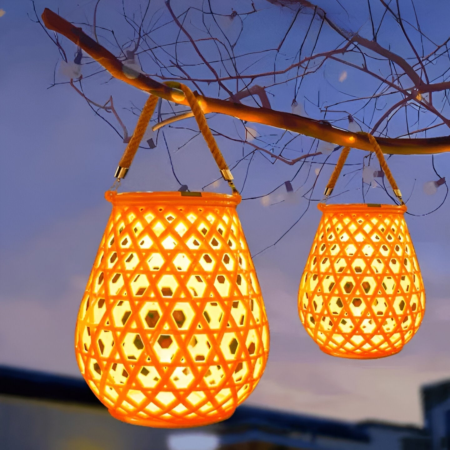 Solara – Woven Solar Garden Lantern