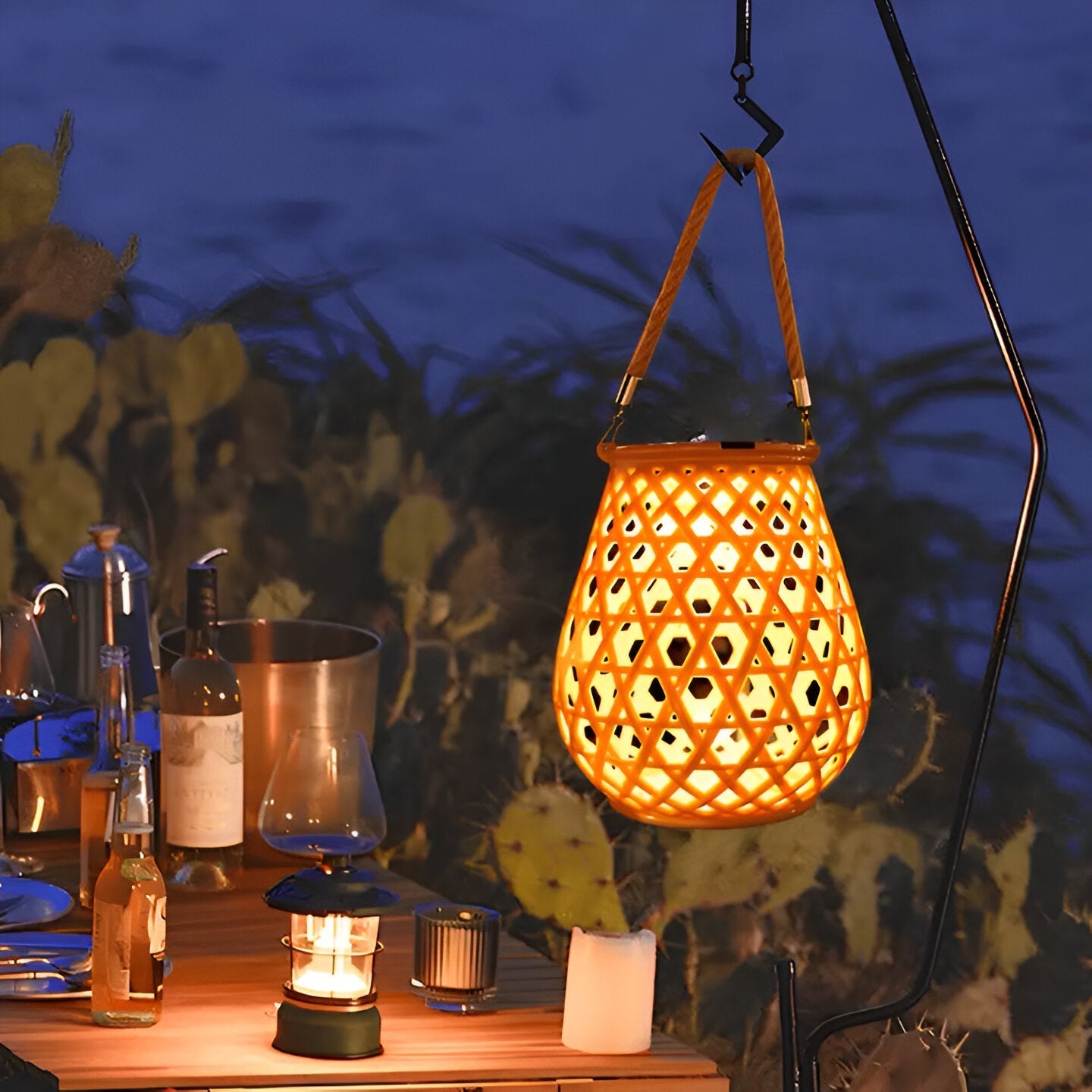 Solara – Woven Solar Garden Lantern