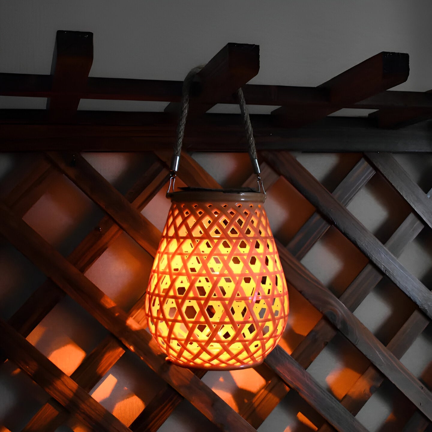 Solara – Woven Solar Garden Lantern