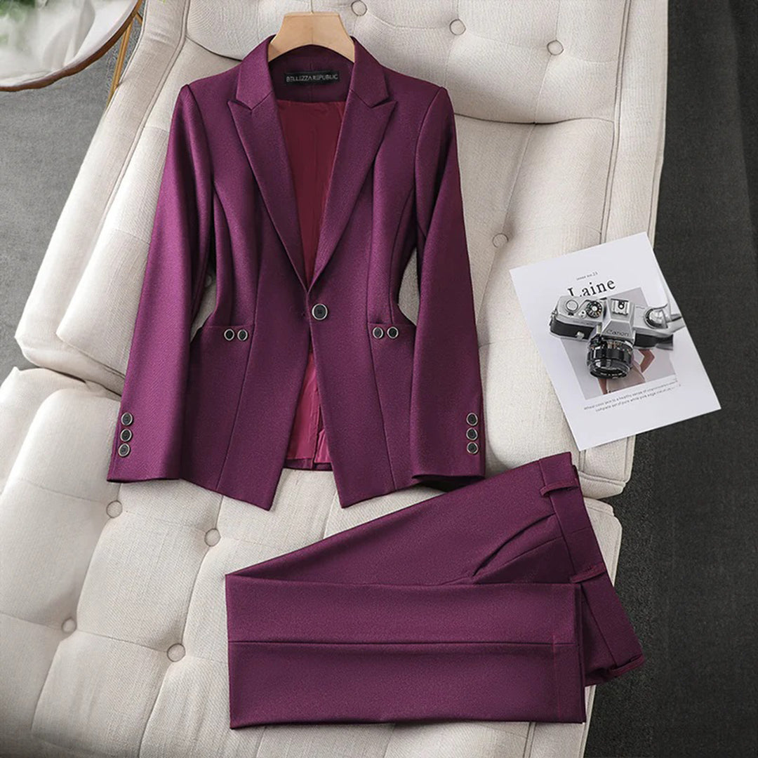 Kirsten - A sophisticated blazer and pants set