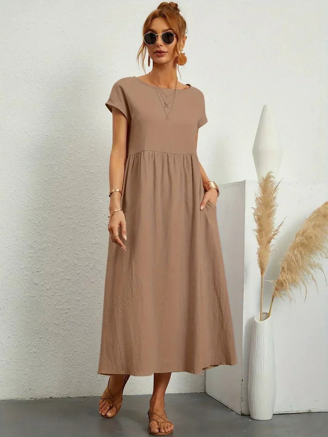 Lightweight dress in soft cotton with pockets