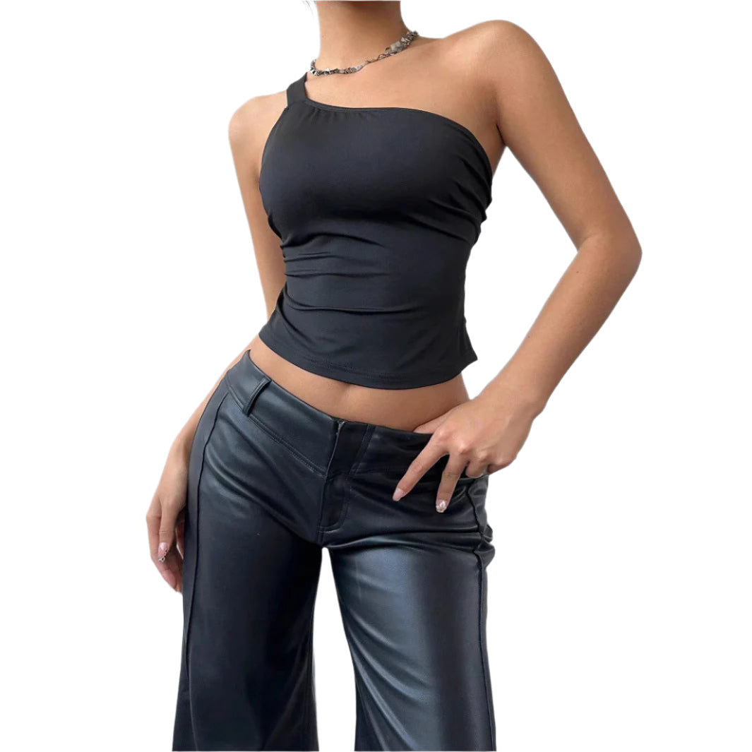 アイラ - アシンメトリーネックラインのタンクトップ