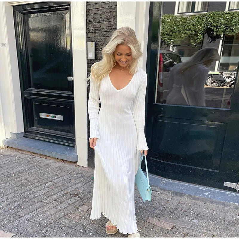 Amaya - Stylish midi dress with long sleeves