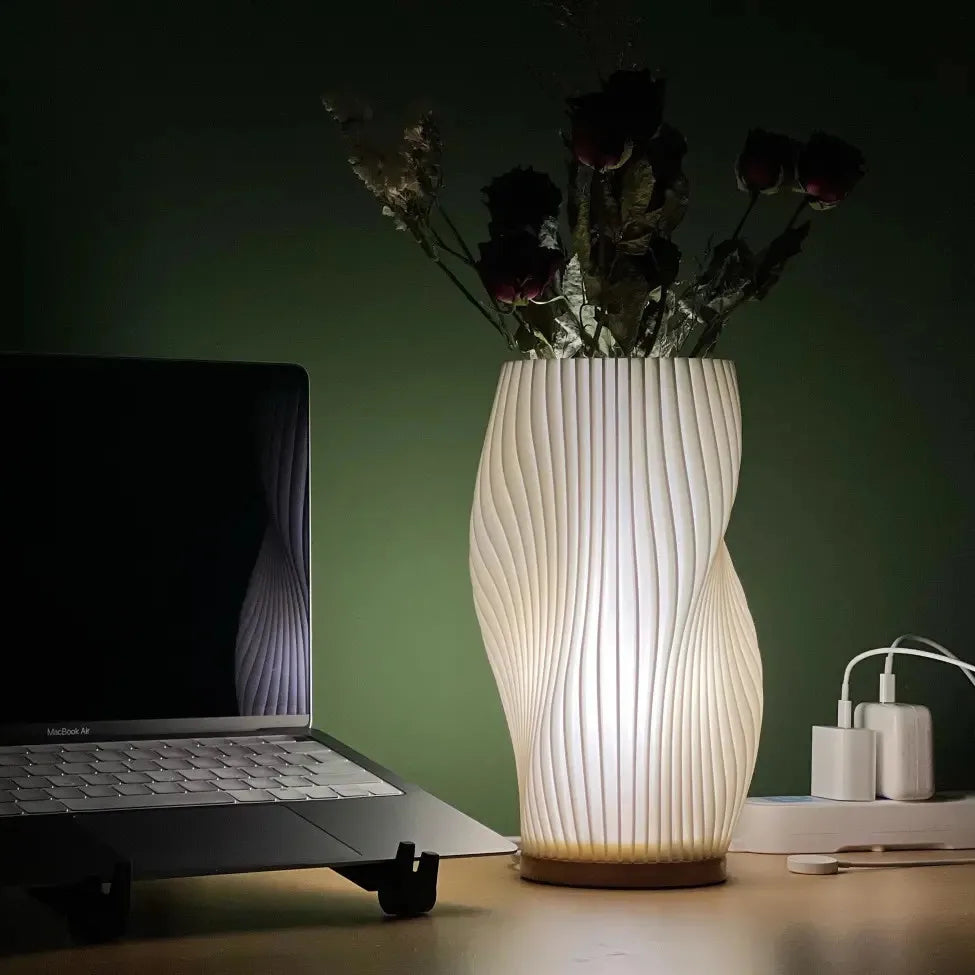 Bellarme - A reliable table lamp with a wavy shade design