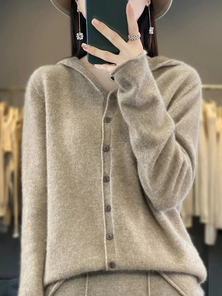 Mariko - Warm knit cashmere sweater with hood and buttons