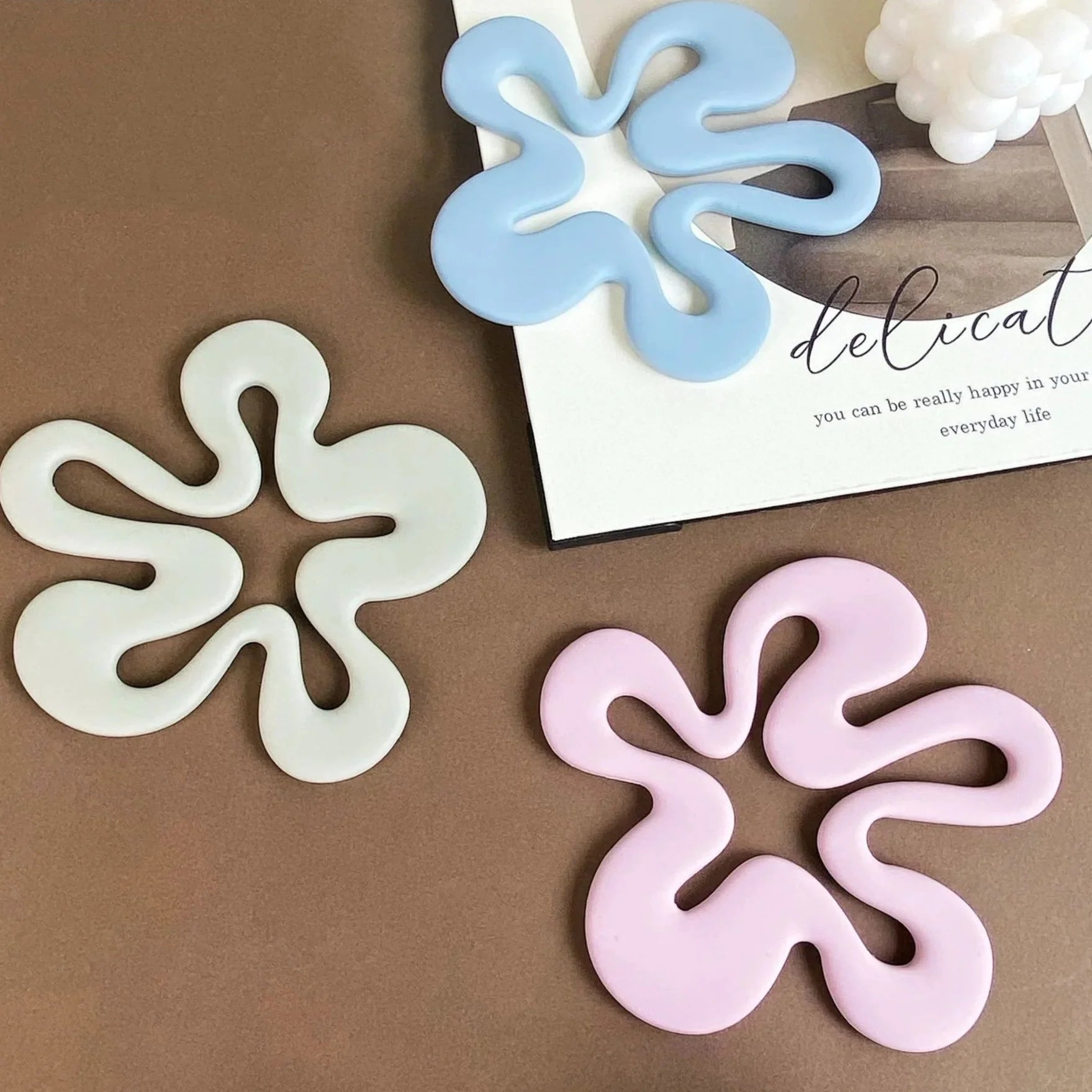 Nordic style flower-shaped silicone mat