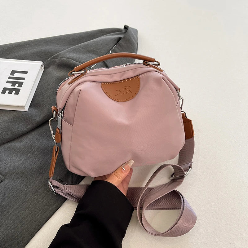 アヤカ - シンプルなマルチレイヤード・ショルダー・クロスボディバッグ