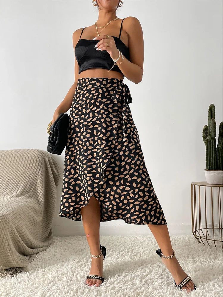 Vibeke - A-line skirt with a modern print.