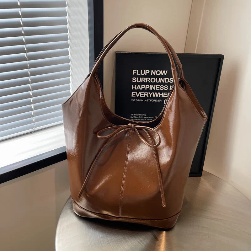 Ribbon-style tote bag