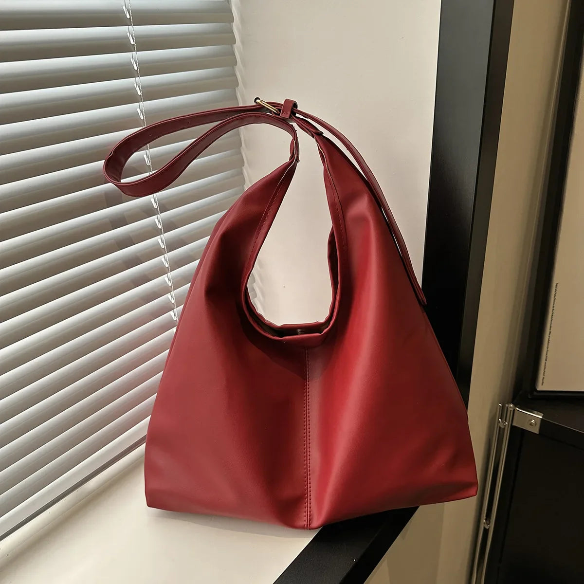 Yuri Retro Shoulder Tote Bag