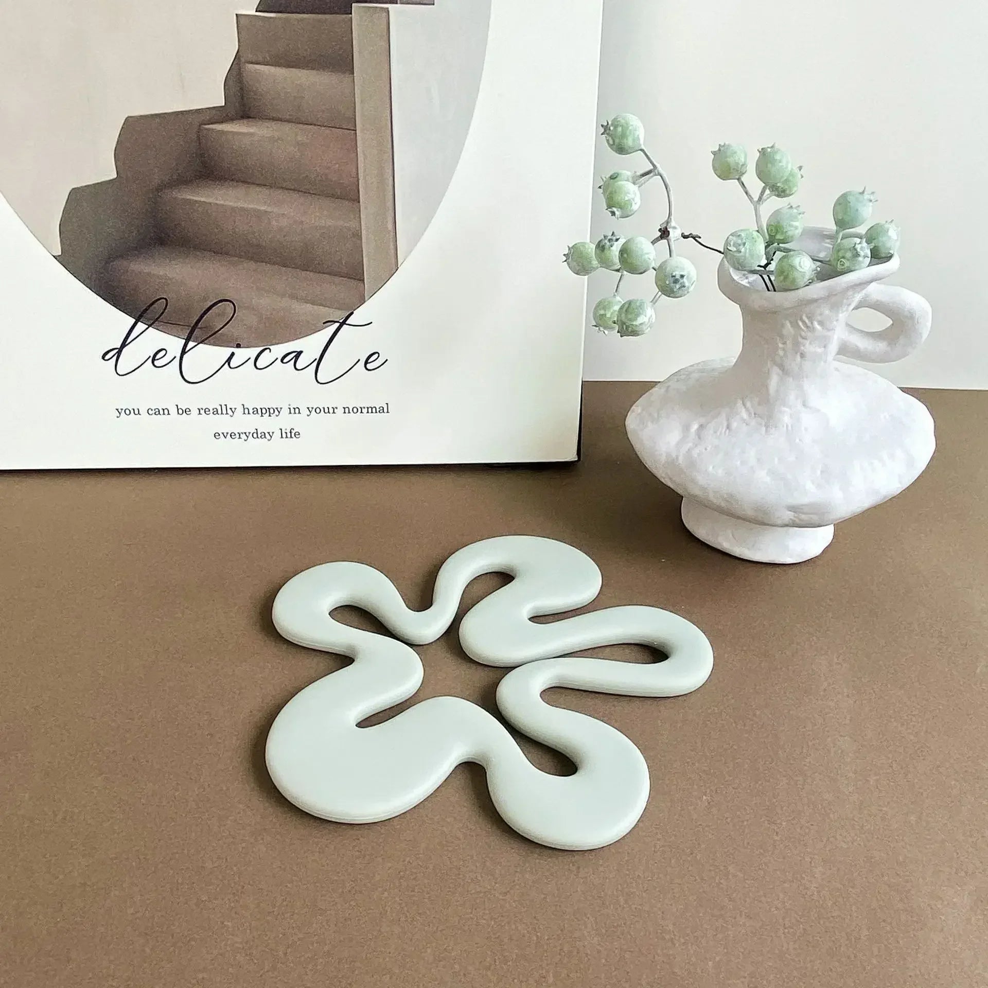 Nordic style flower-shaped silicone mat