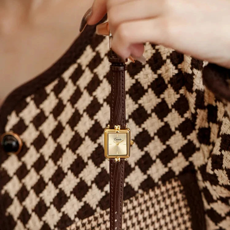 Svana - Elegant Gold Disc Quartz Watch