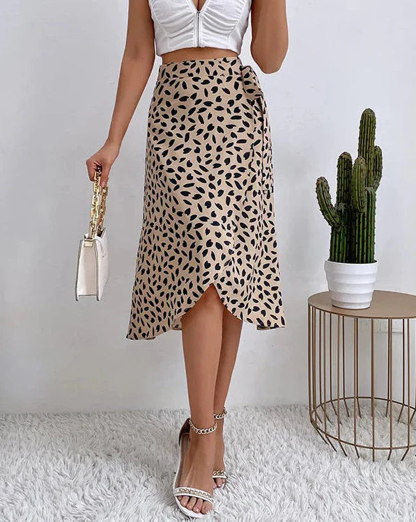 Vibeke - A-line skirt with a modern print.