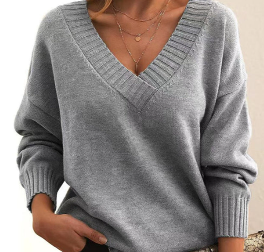 Mika - Elegant V-neck Sweater