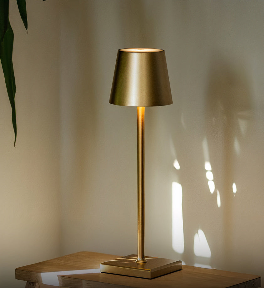 Incandescent Bulb | Rechargeable Table Lamp