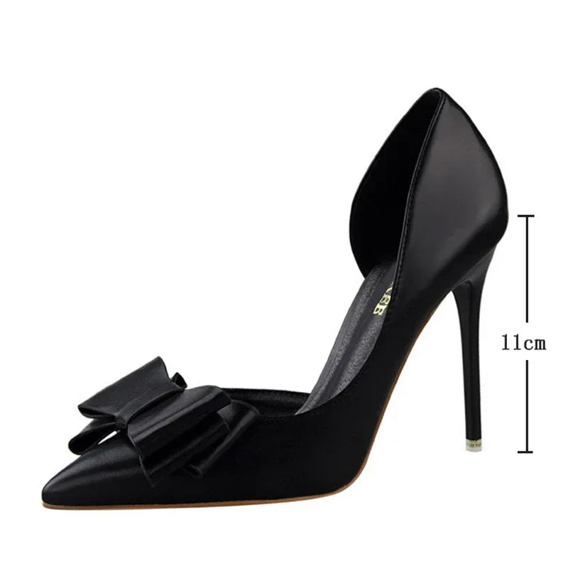 Natalia – Elegant high heel pumps with ribbon