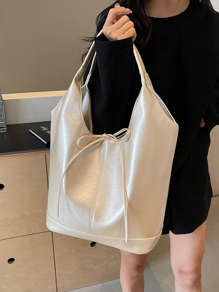 Ribbon-style tote bag
