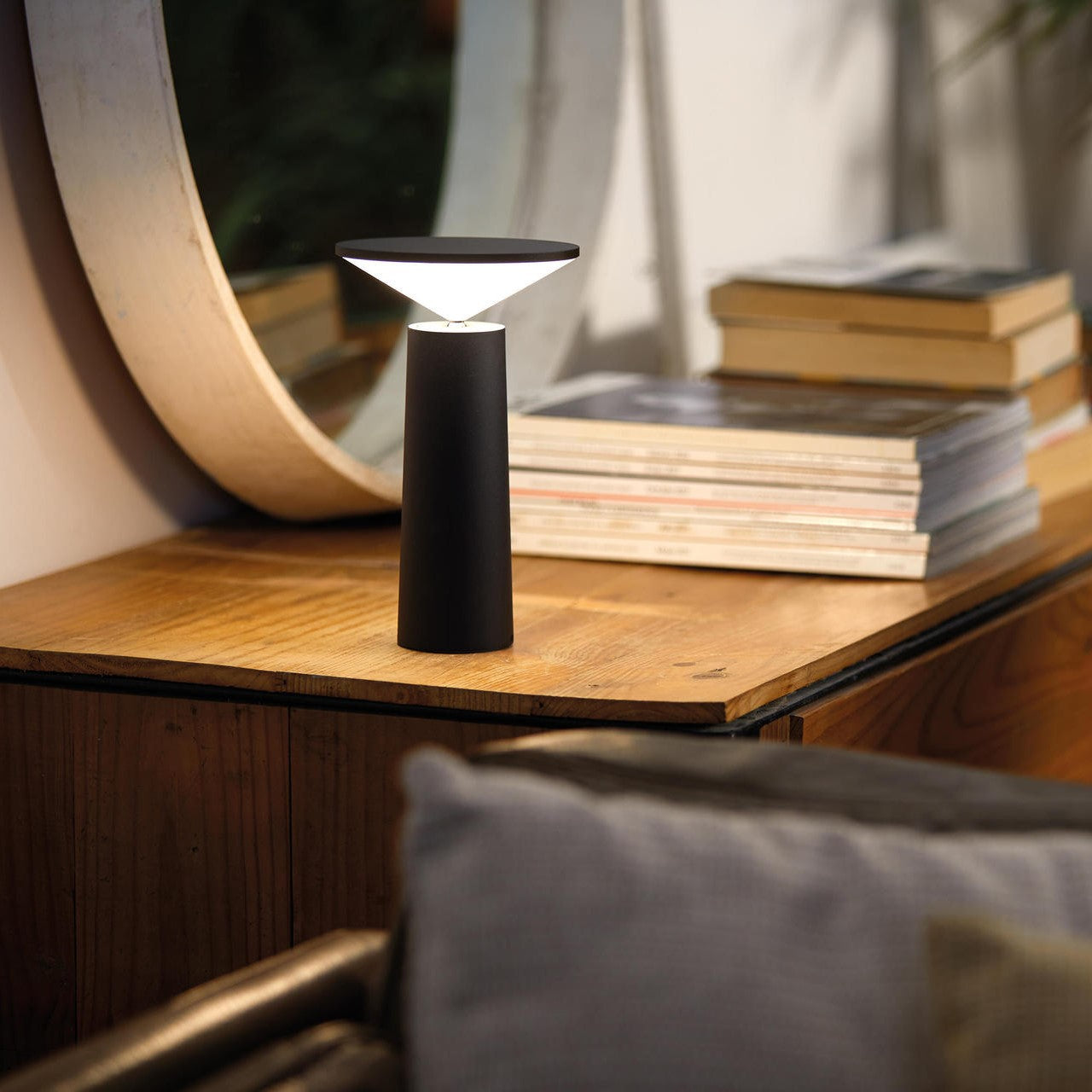 Lumiflex – 360° Rotating Adjustable Wireless Table Lamp