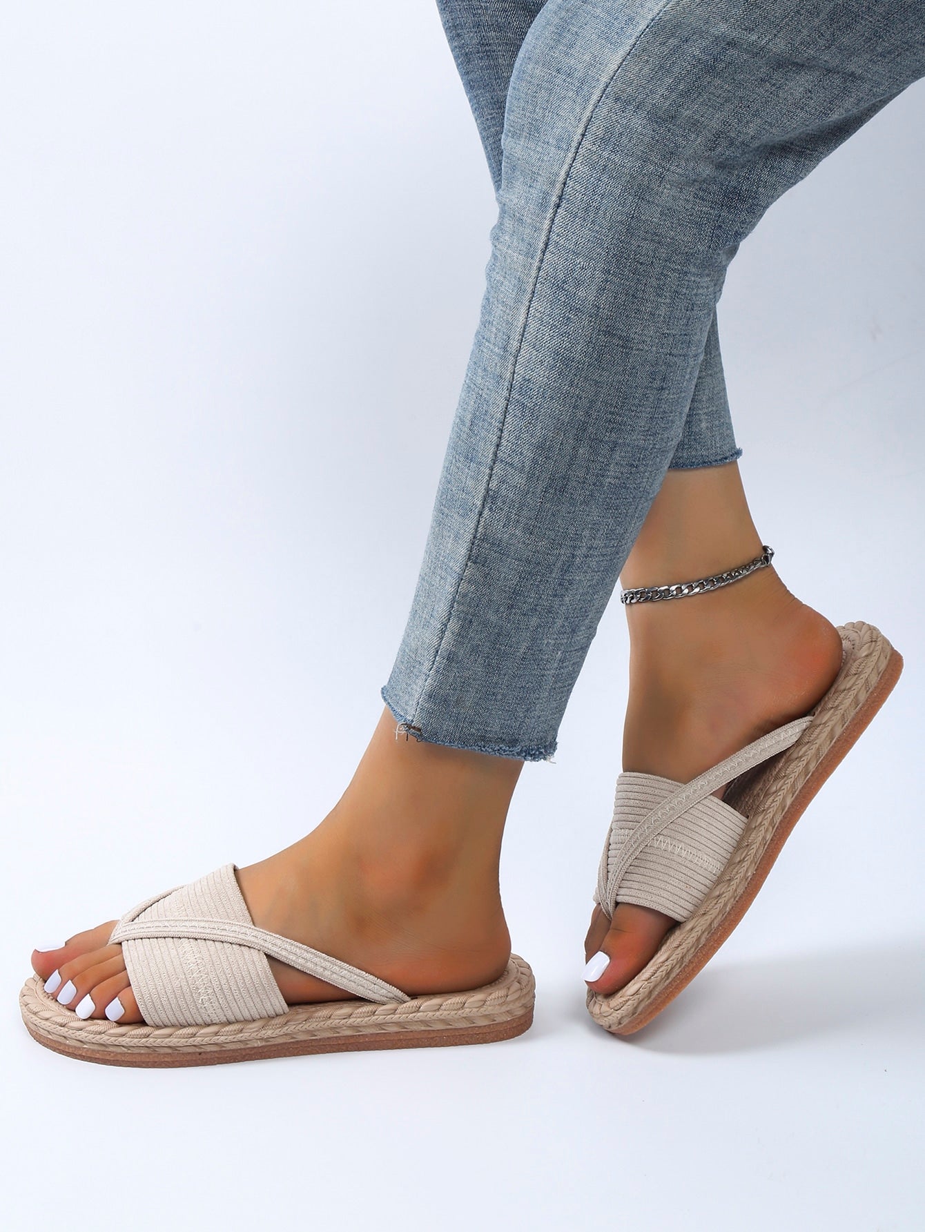 Krista - Elegant sandals with adjustable straps