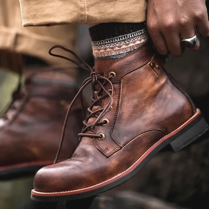 Oscar - Stylish and comfortable lace-up boots