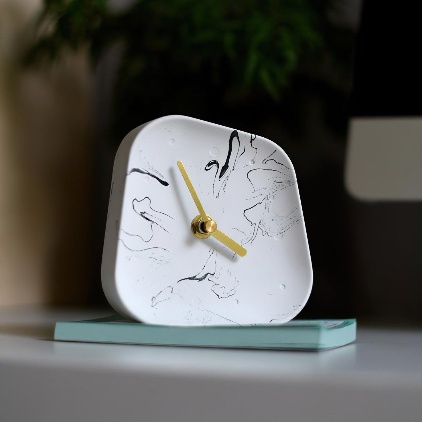 Chronastone - An elegant desk clock for modern interiors