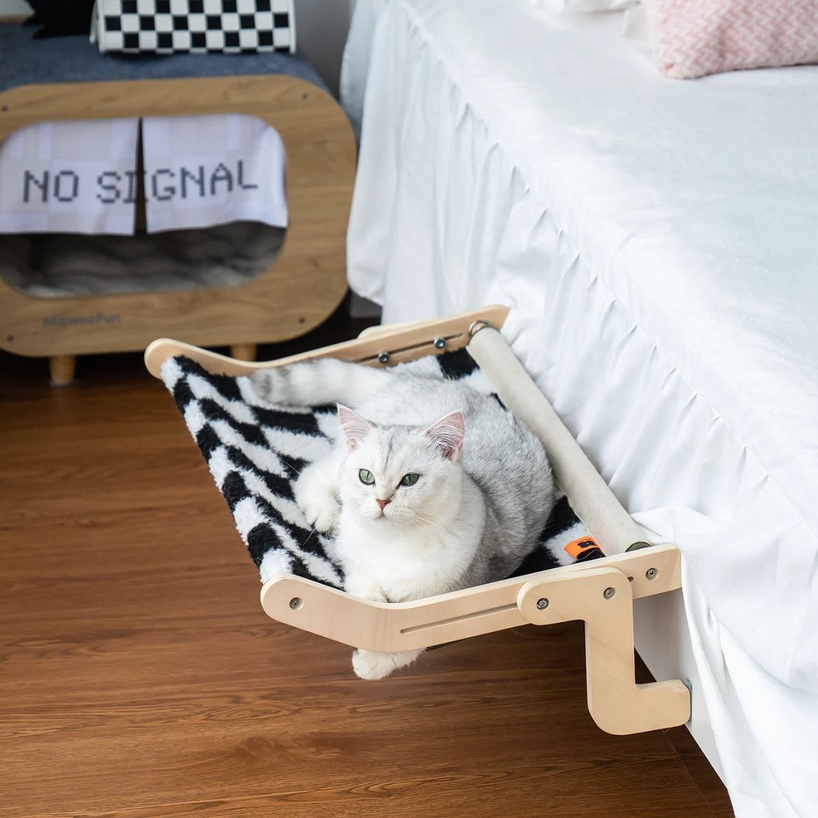 Fernala - Wooden Cat Hammock