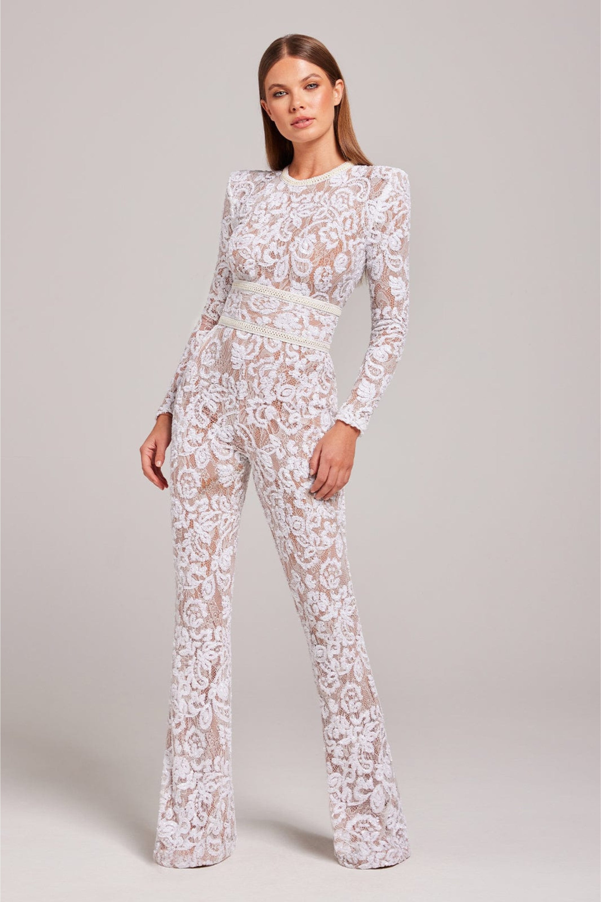 Elegant jumpsuit in Isa lace