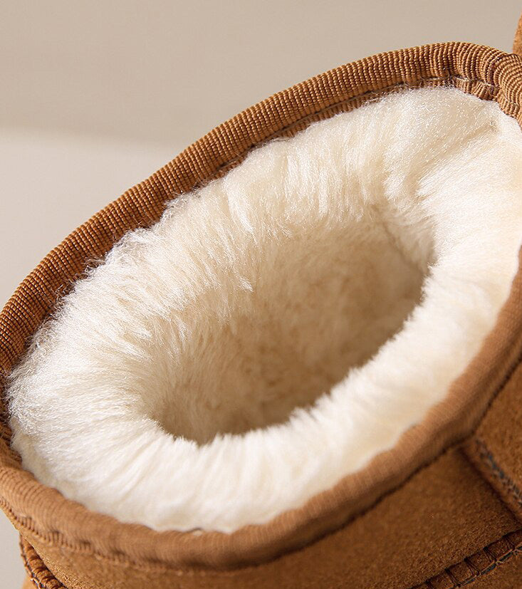 Comfortable mini boots with Camilla fur